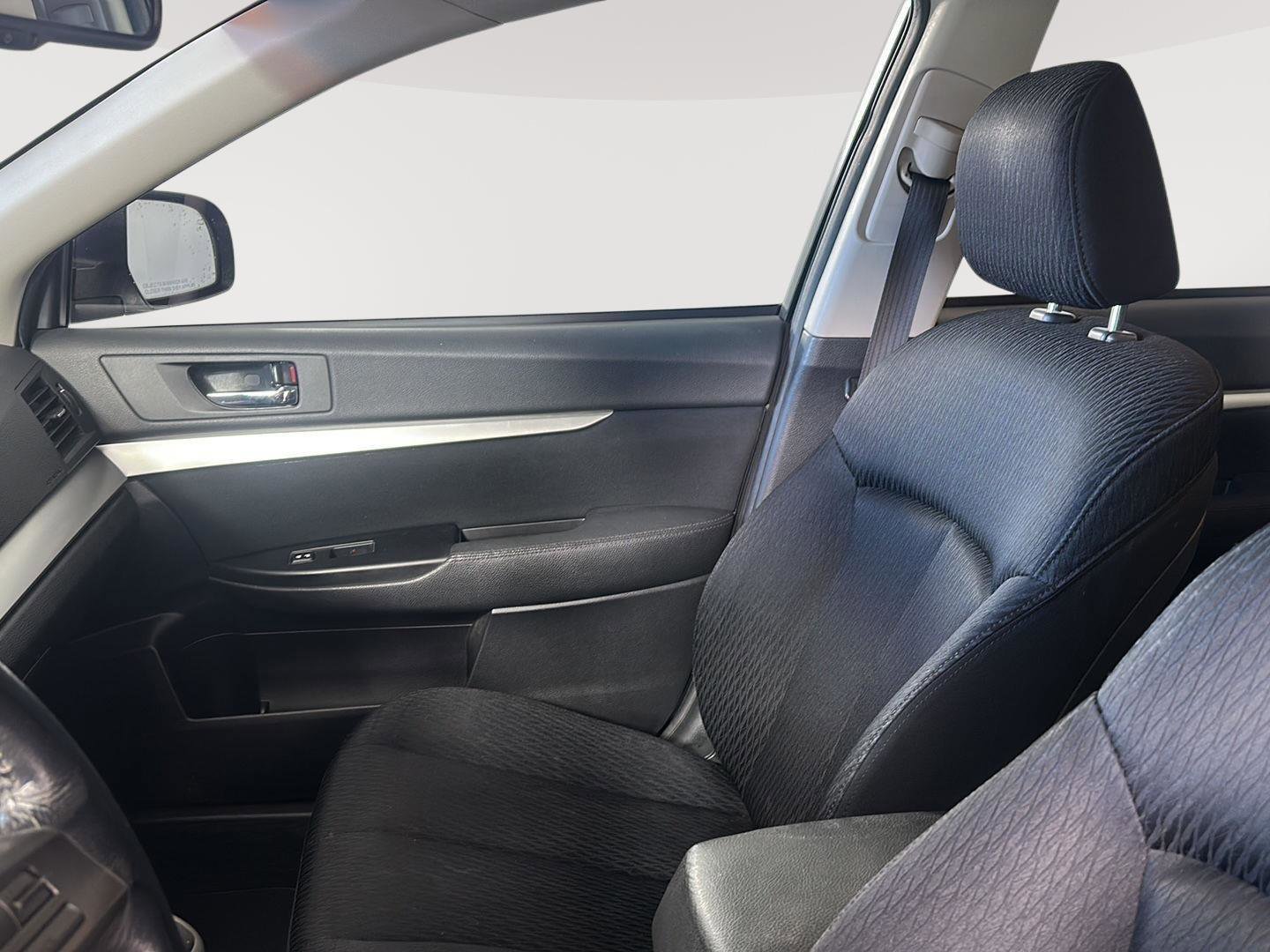 Used 2011 Subaru Legacy 2.5i Premium w/ All-Weather Pkg image 15