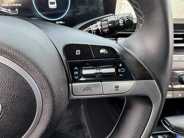 Used 2025 Hyundai Elantra SEL image 22