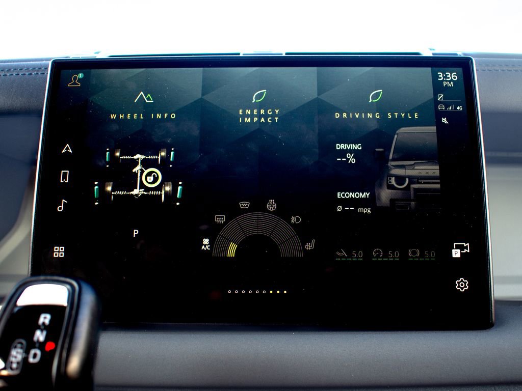 Certified 2024 Land Rover Defender 130 X-Dynamic SE image 24