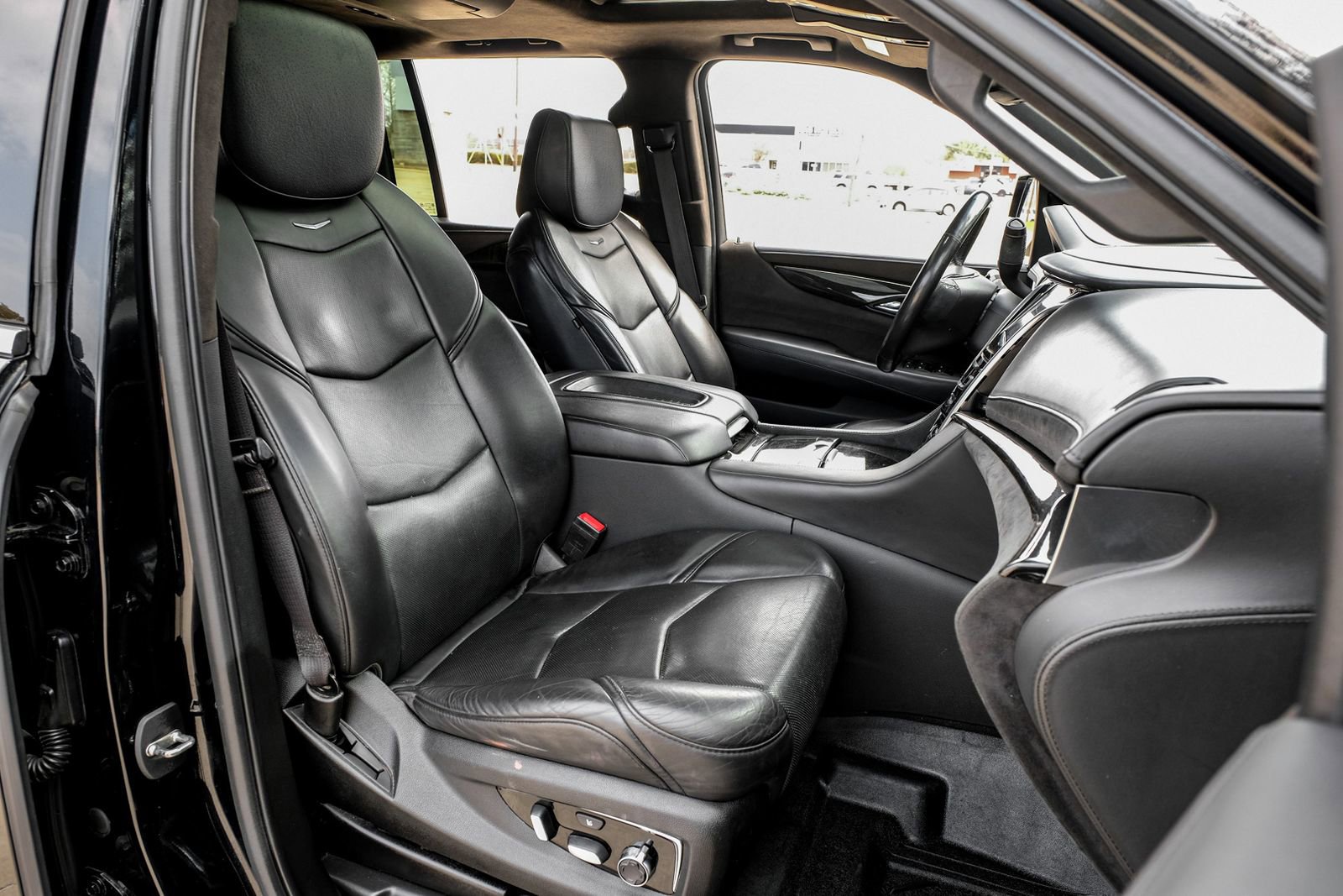 Used 2019 Cadillac Escalade ESV Platinum image 31