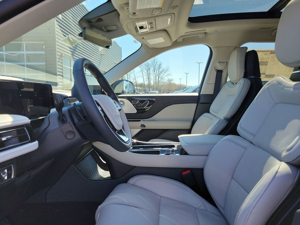 New 2026 Lincoln Aviator Reserve image 18
