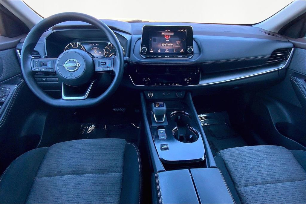 Used 2022 Nissan Rogue SV image 7