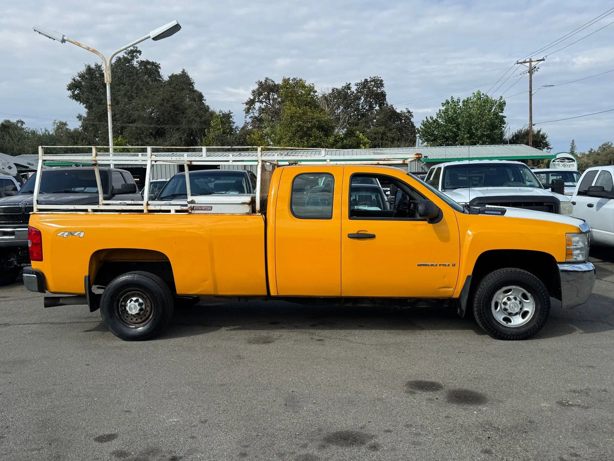 Used 2008 Chevrolet Silverado 2500 W/T image 2