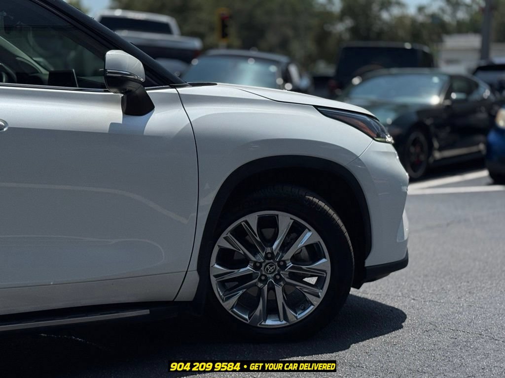 Used 2021 Toyota Highlander Limited FWD image 9