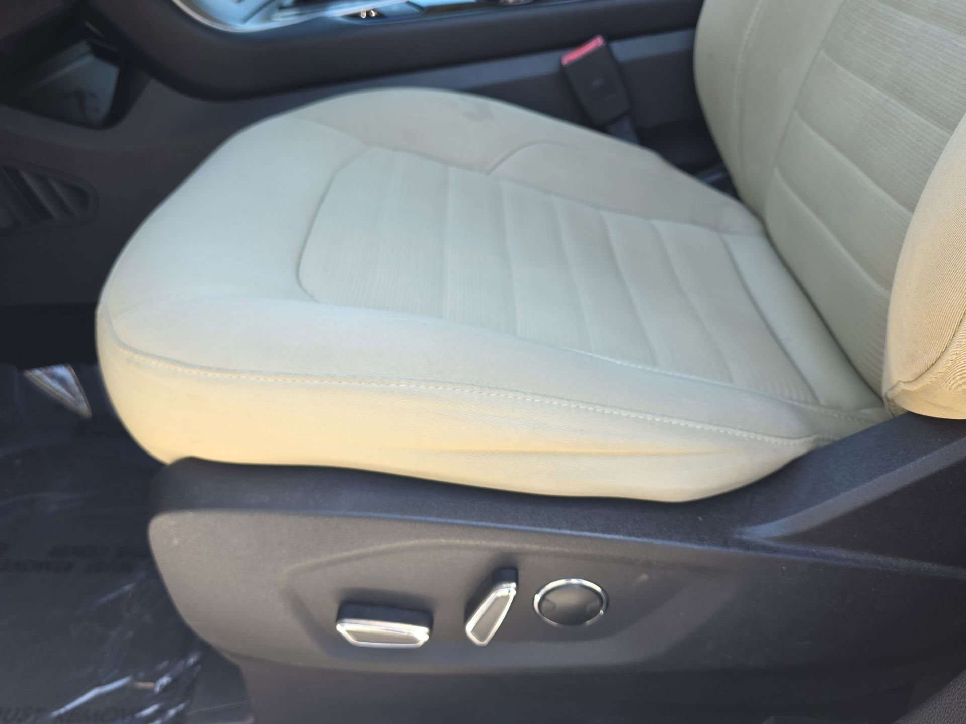 Used 2015 Ford Edge SEL FWD image 26