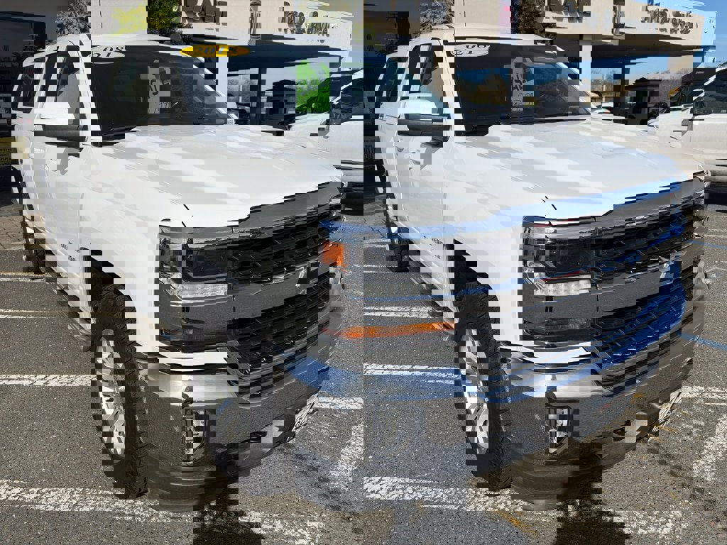 Used 2018 Chevrolet Silverado 1500 LT w/ All Star Edition image 26