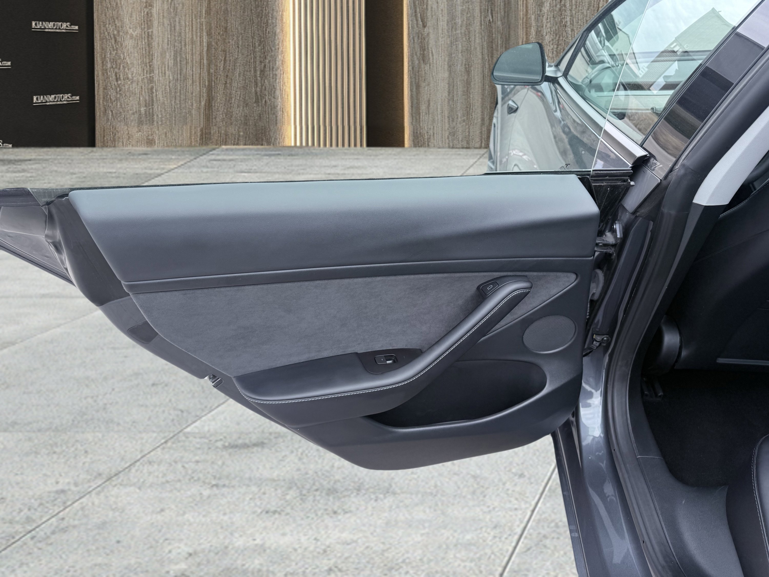 Used 2023 Tesla Model 3 Standard Range image 29