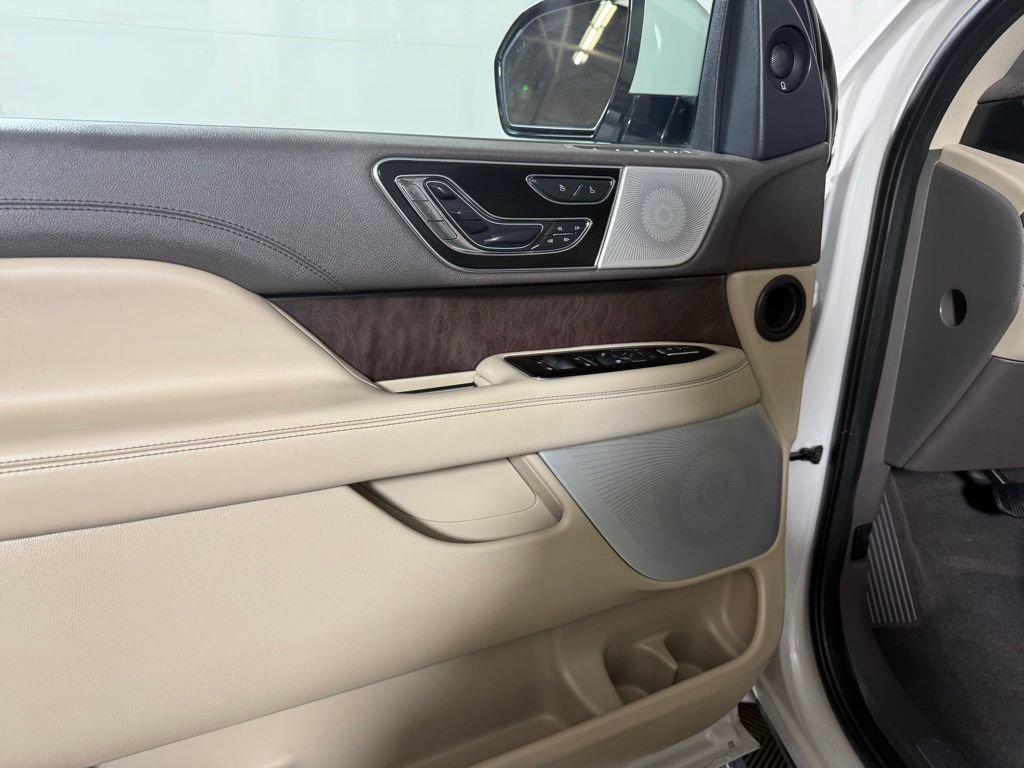 Certified 2024 Lincoln Navigator L Reserve AWD/4WD image 14