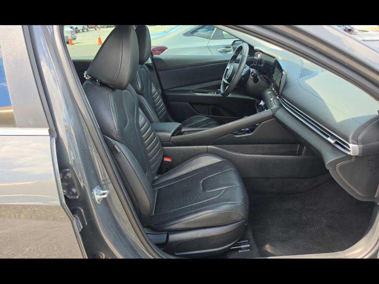 Used 2025 Hyundai Elantra Limited FWD image 10