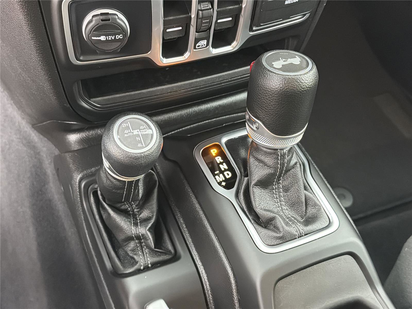 Used 2025 Jeep Wrangler Sahara w/ Safety Group image 32