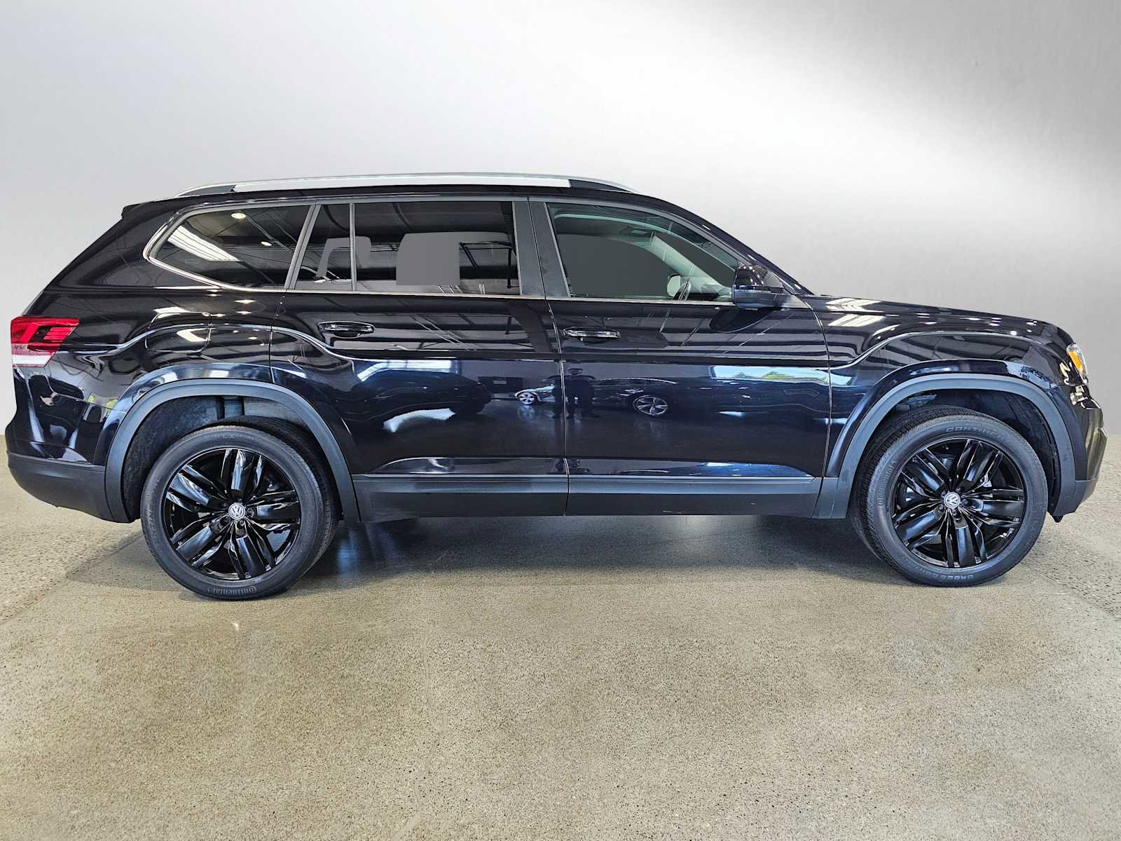 Used 2018 Volkswagen Atlas SE AWD/4WD image 2