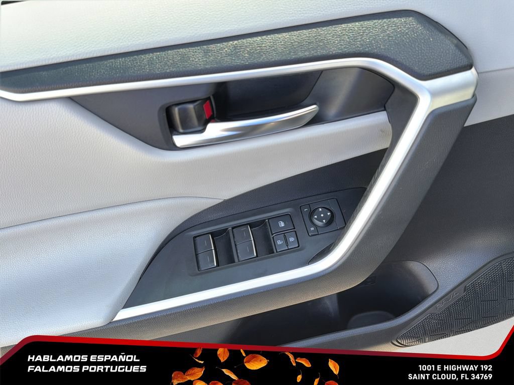 Used 2022 Toyota RAV4 XLE Premium AWD/4WD image 11