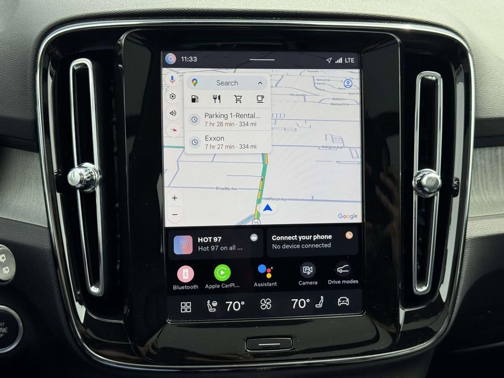 Certified 2025 Volvo XC40 B5 Plus AWD/4WD image 28