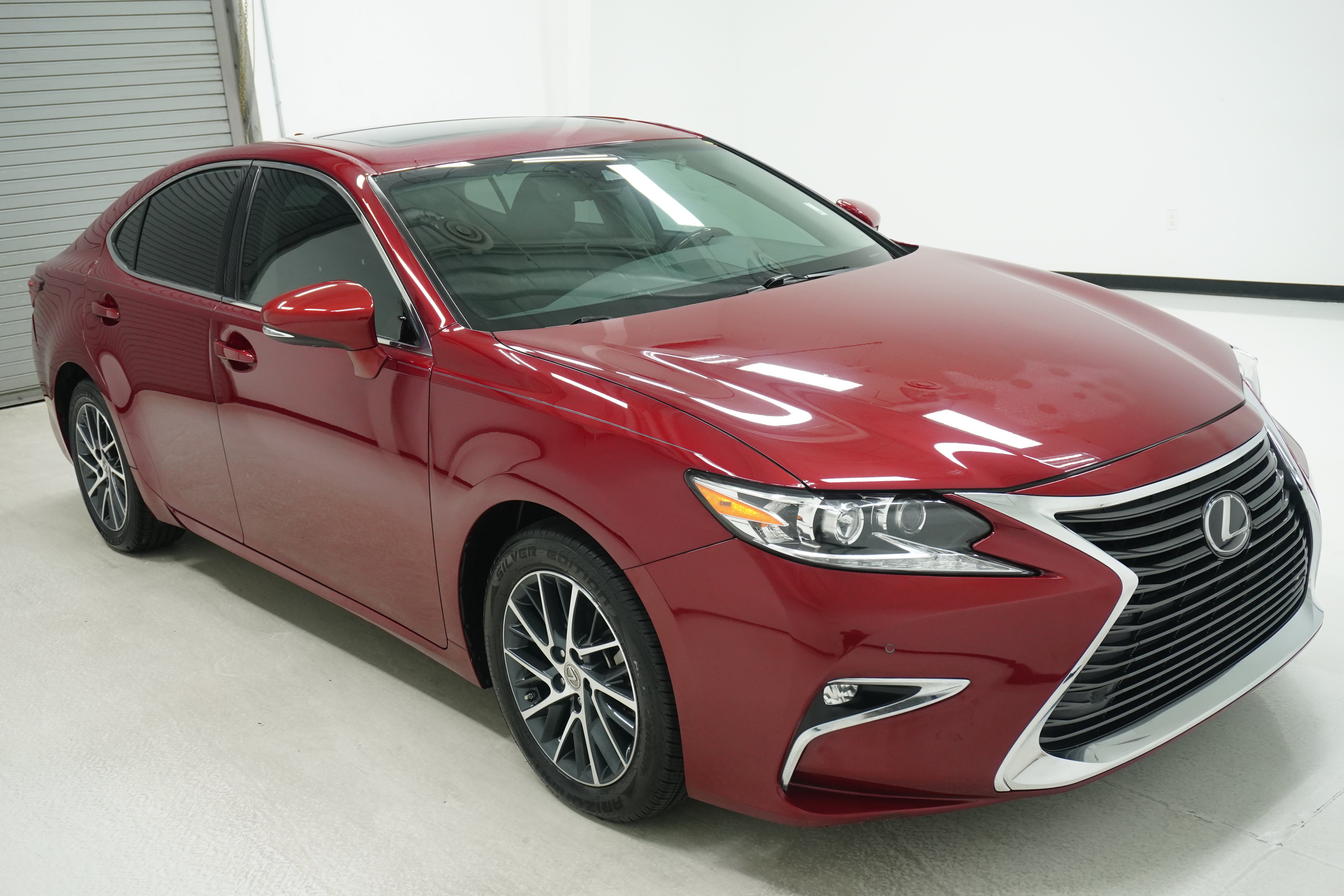 Used 2017 Lexus ES 350 w/ Luxury Package FWD image 3