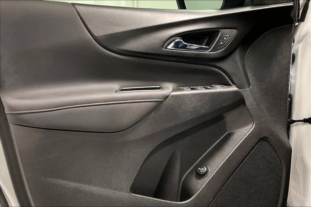 Used 2022 Chevrolet Equinox RS w/ RS Leather Package FWD image 21