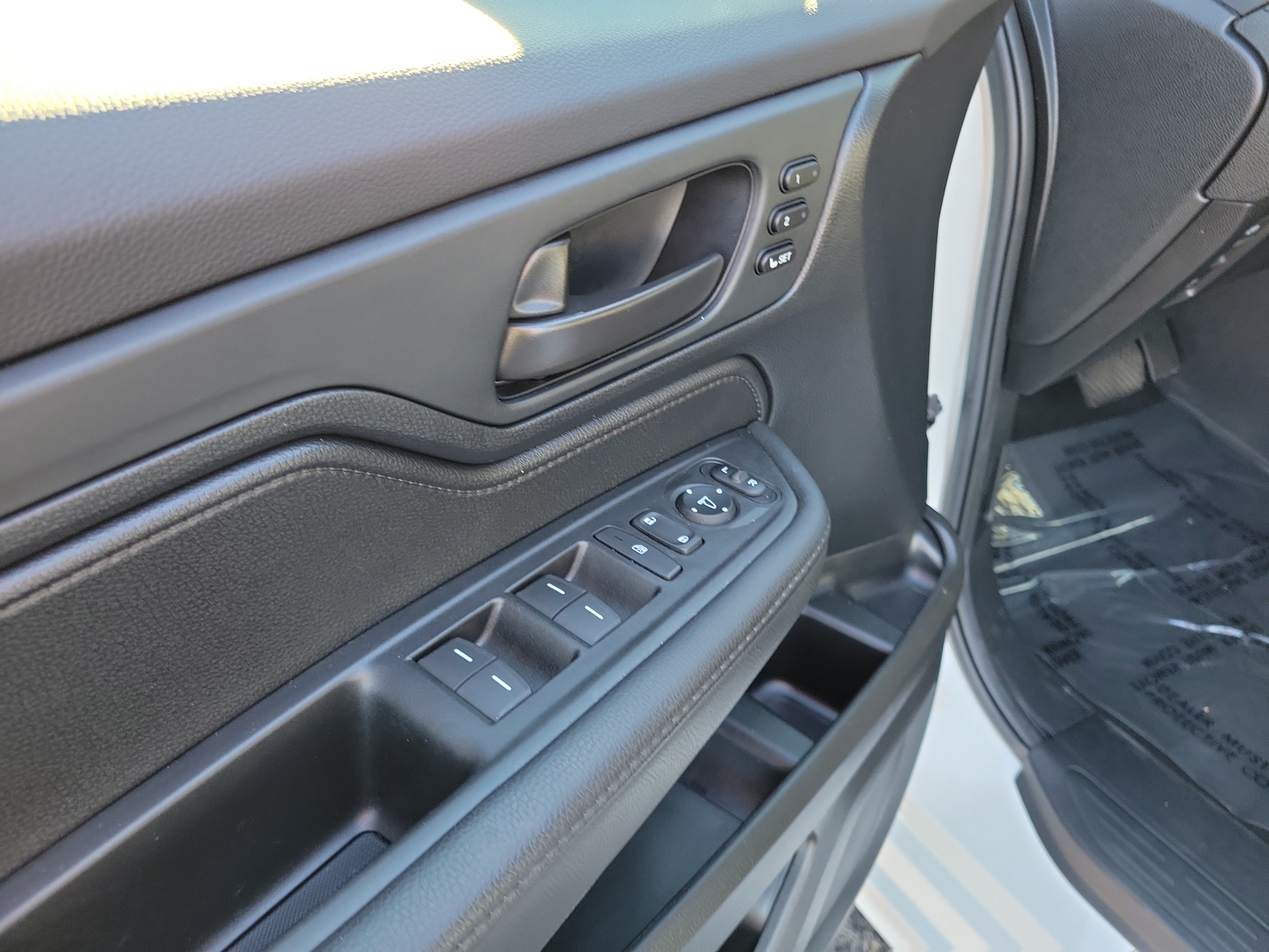 Used 2025 Honda Odyssey Sport-L image 18