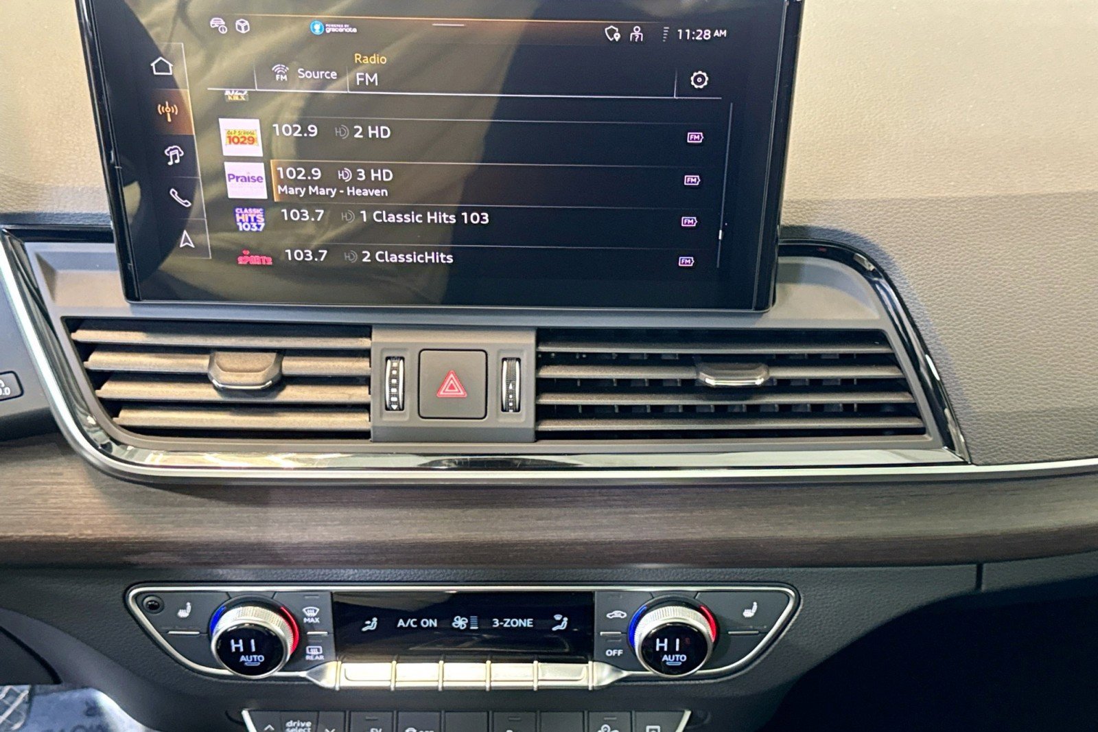 Used 2025 Audi Q5 e Premium Plus w/ Premium Plus Package AWD/4WD image 15