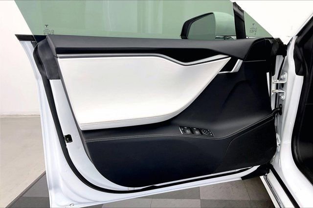 Used 2020 Tesla Model S Performance image 26