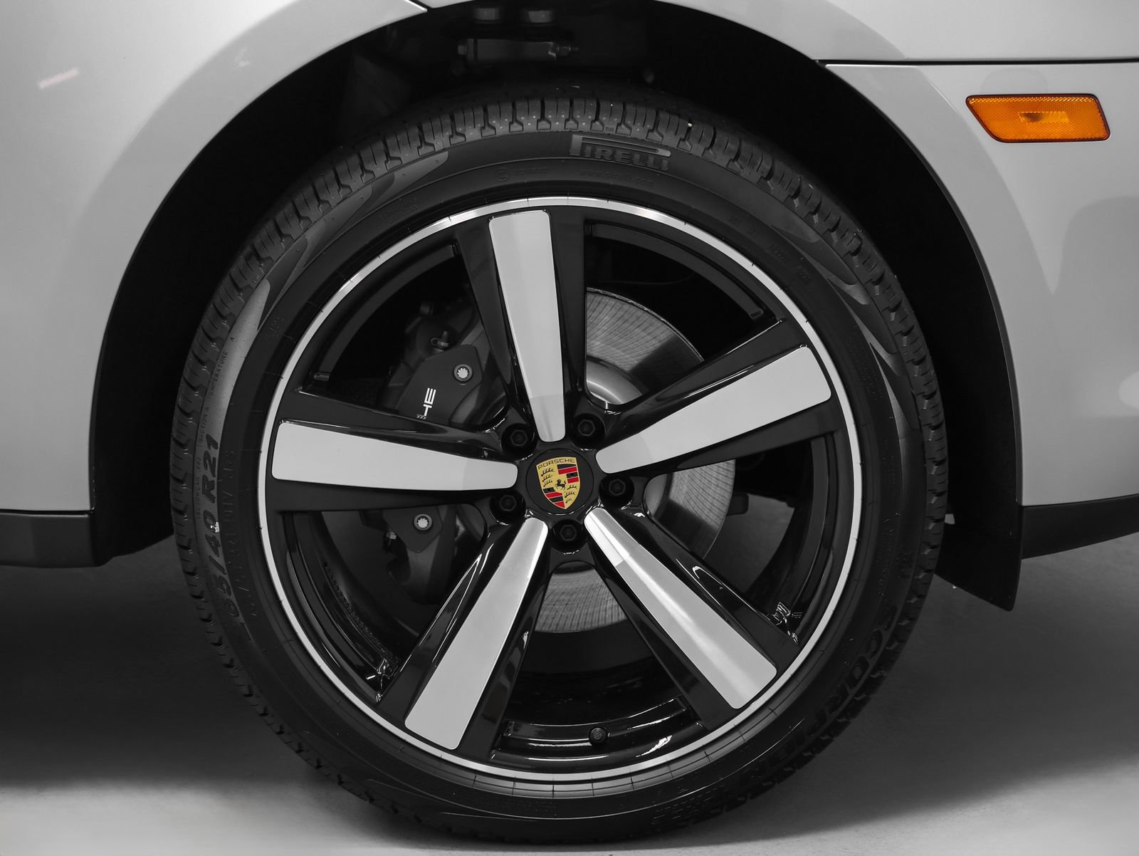 New 2026 Porsche Macan AWD/4WD image 15