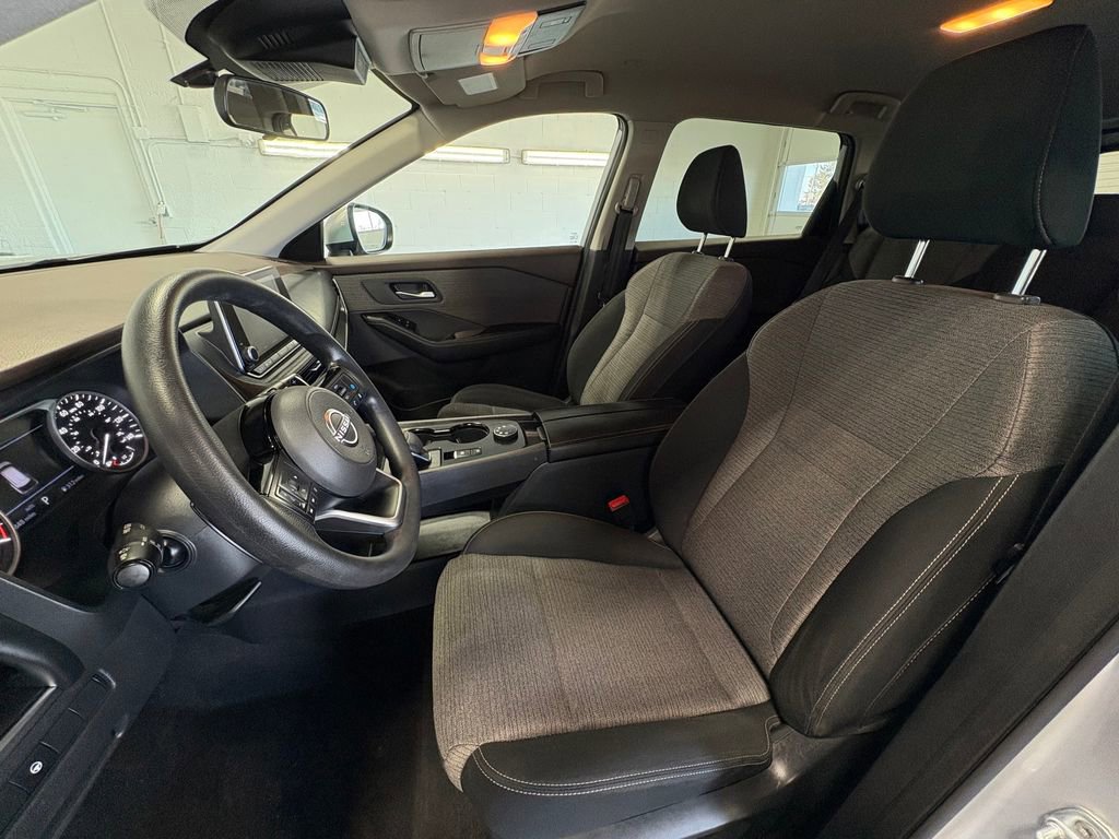 Used 2022 Nissan Rogue SV image 17