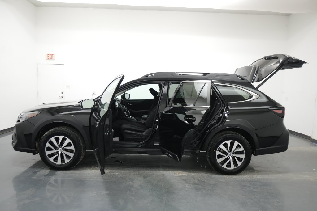 Used 2023 Subaru Outback Premium AWD/4WD image 24
