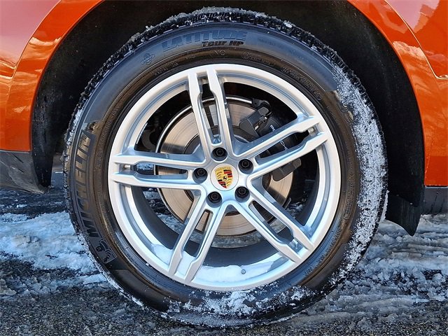 Used 2025 Porsche Macan image 14