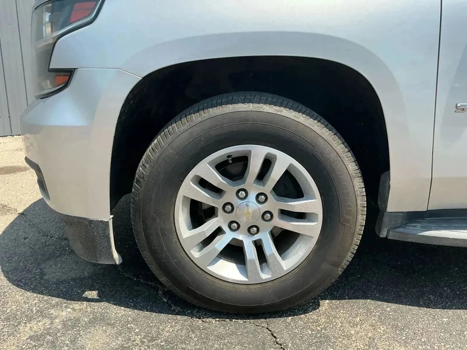 Used 2020 Chevrolet Suburban LT image 23