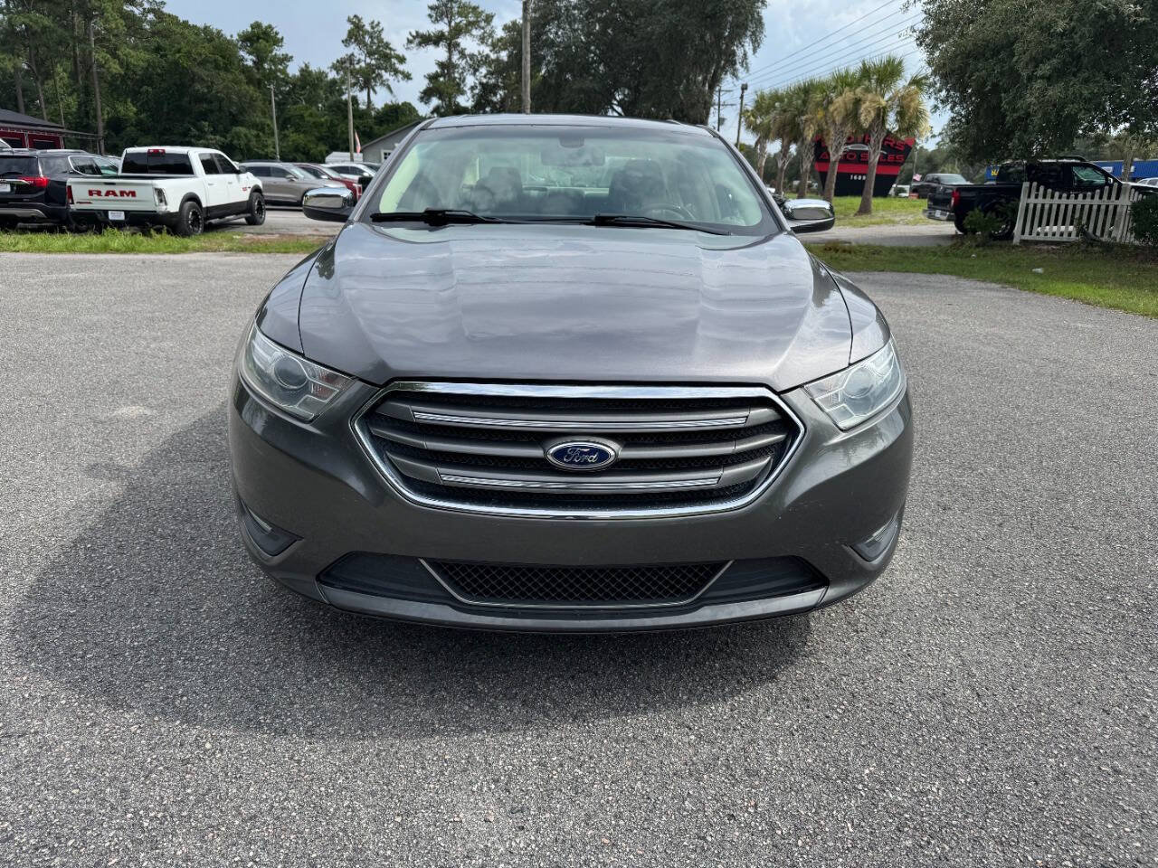 Used 2013 Ford Taurus Limited FWD image 27