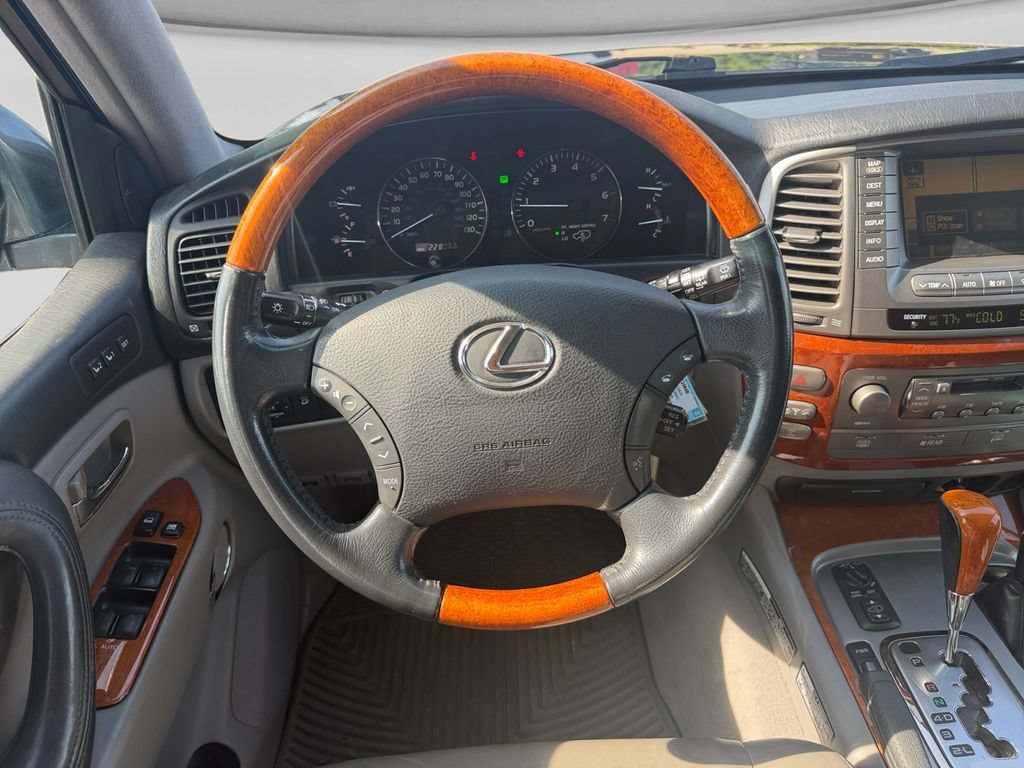 Used 2004 Lexus LX 470 4WD w/ Preferred Accessory Pkg image 15