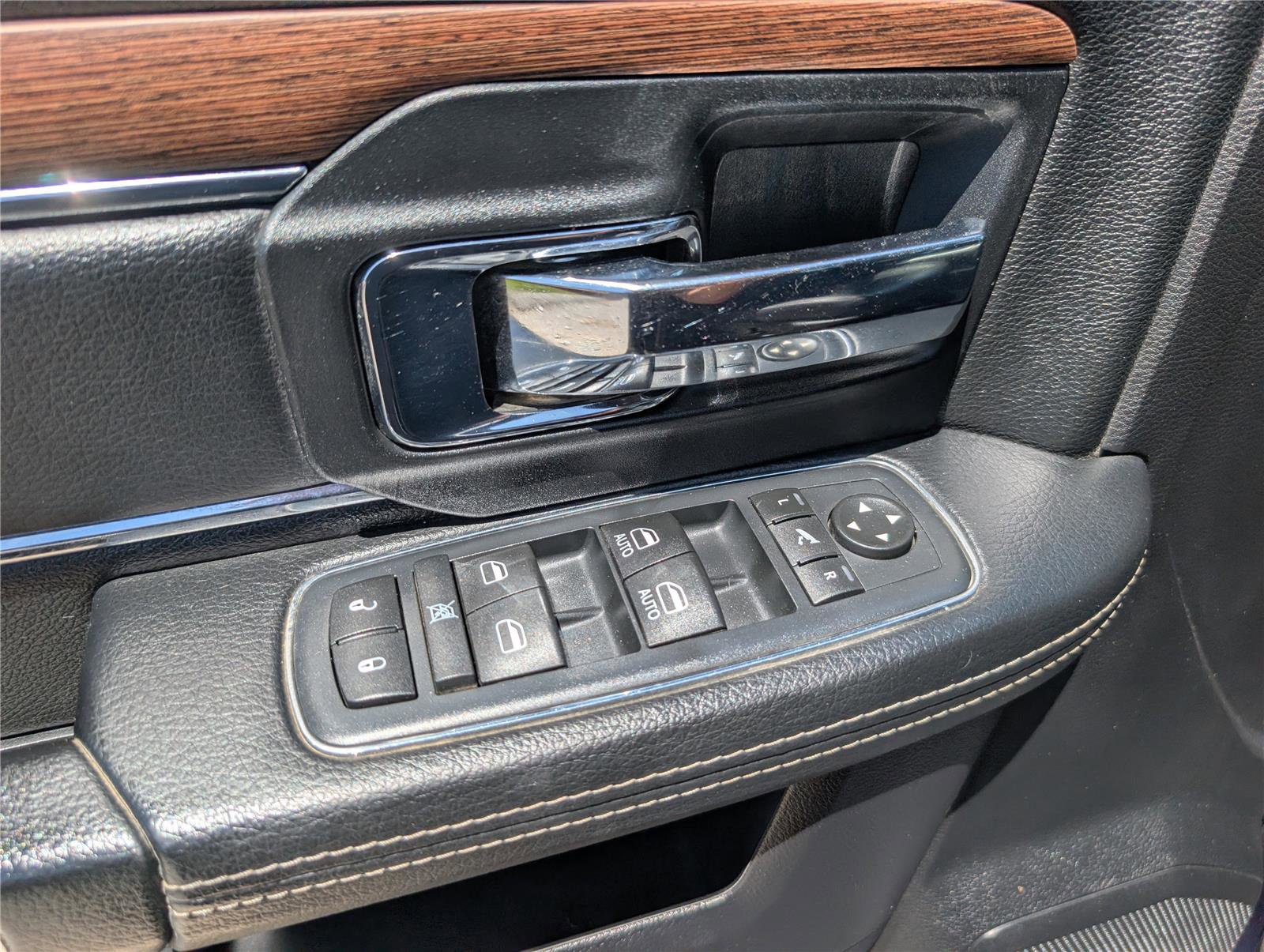 Used 2016 RAM 2500 Laramie AWD/4WD image 22