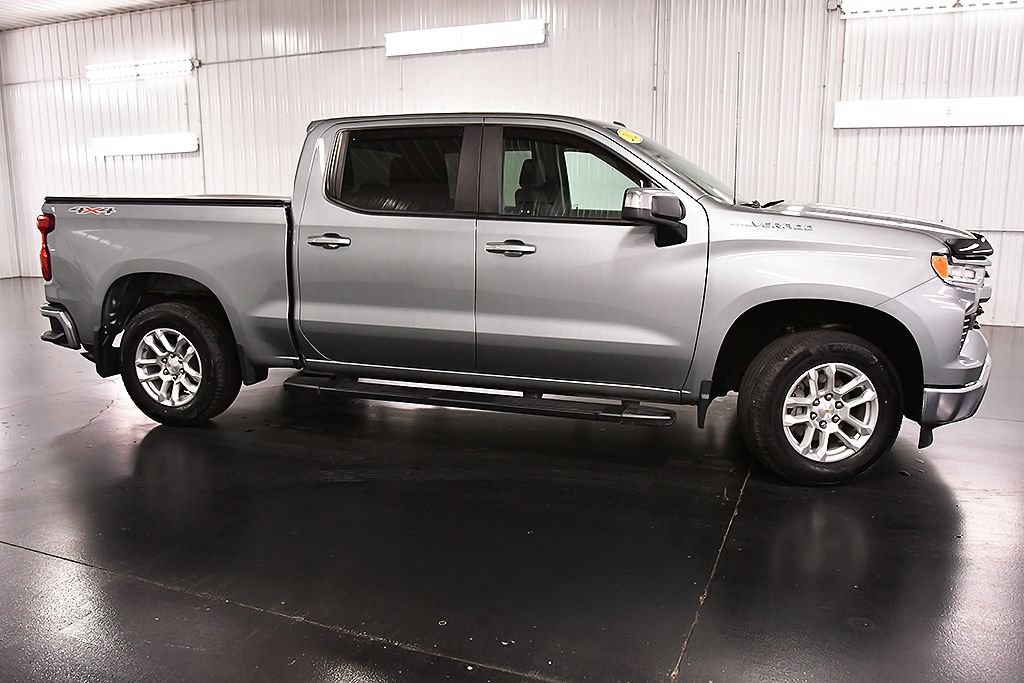 Used 2023 Chevrolet Silverado 1500 LT AWD/4WD image 8