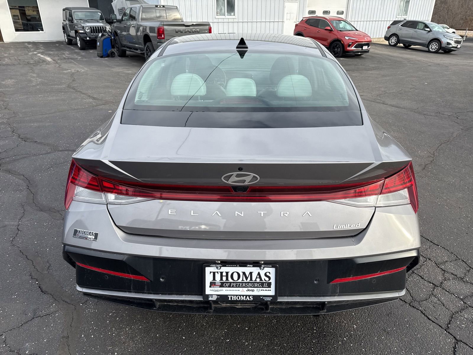 Used 2024 Hyundai Elantra Limited image 6