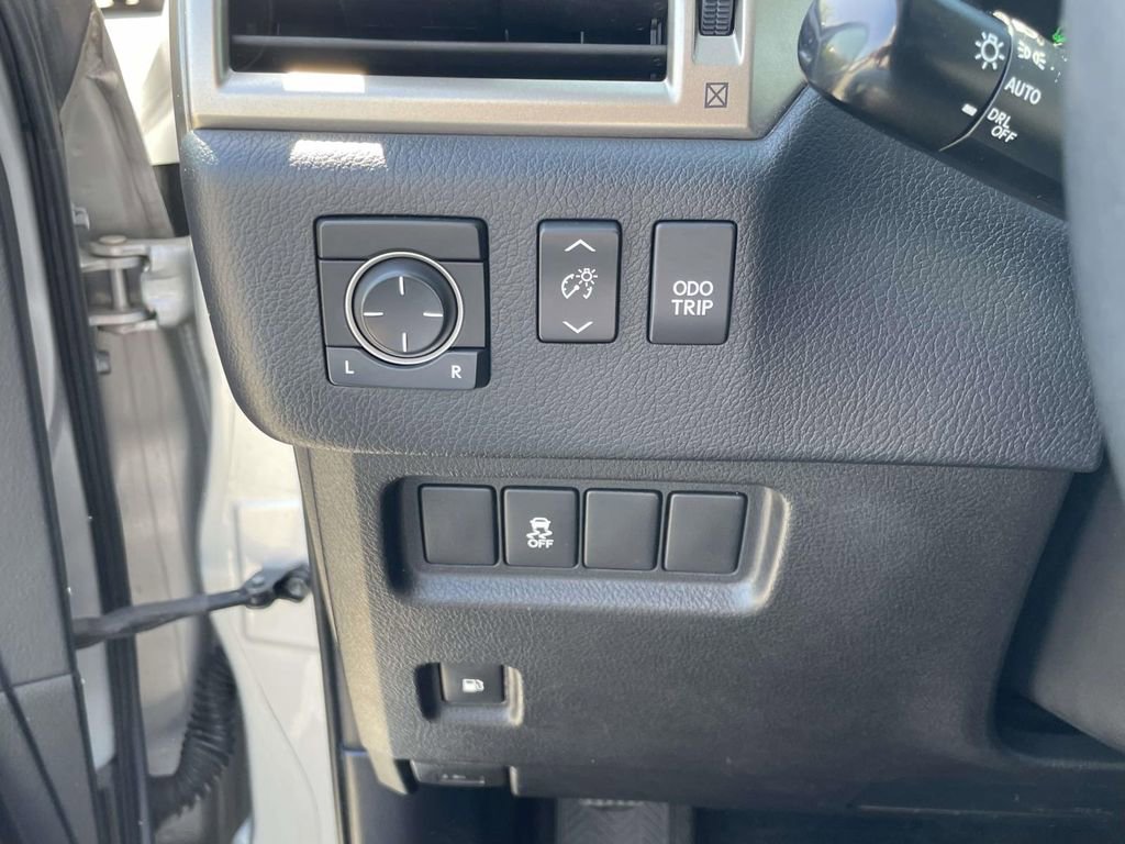 Used 2014 Lexus GX 460 image 20