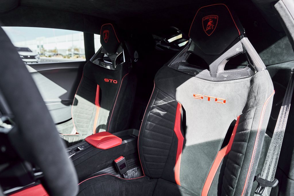 Used 2023 Lamborghini Huracan STO image 49