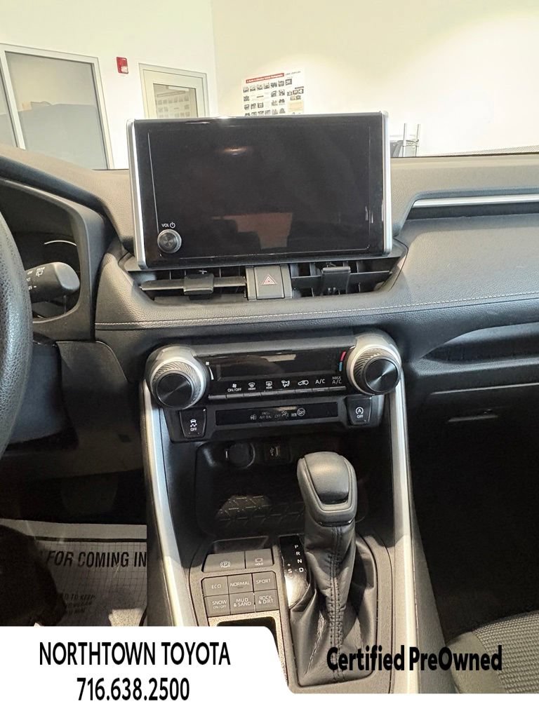 Used 2023 Toyota RAV4 LE AWD/4WD image 24