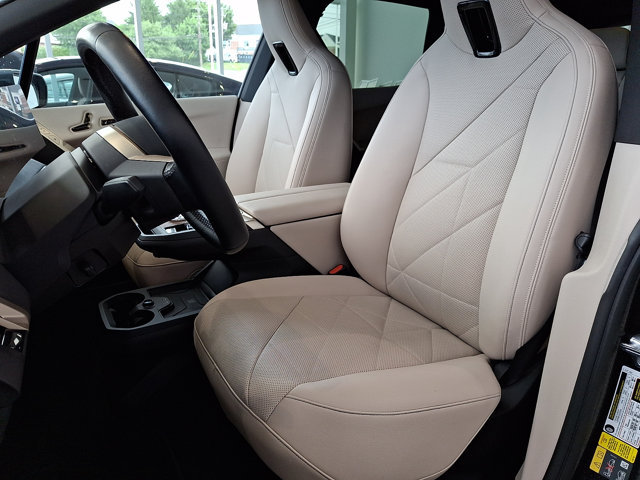 Used 2024 BMW iX M60 AWD/4WD image 13
