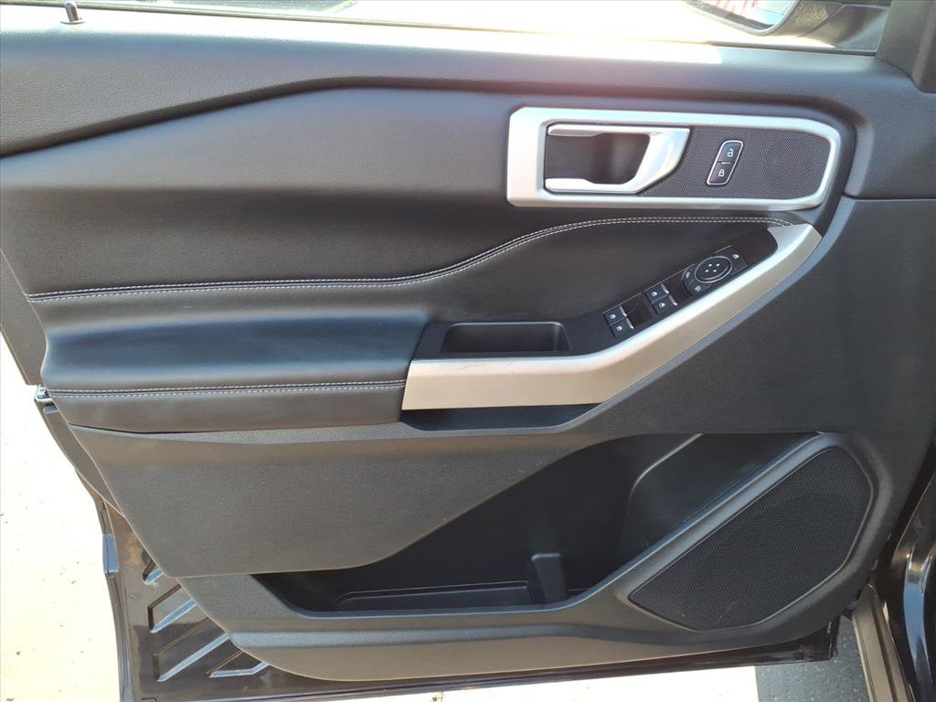 Used 2022 Ford Explorer XLT w/ Equipment Group 202A image 13