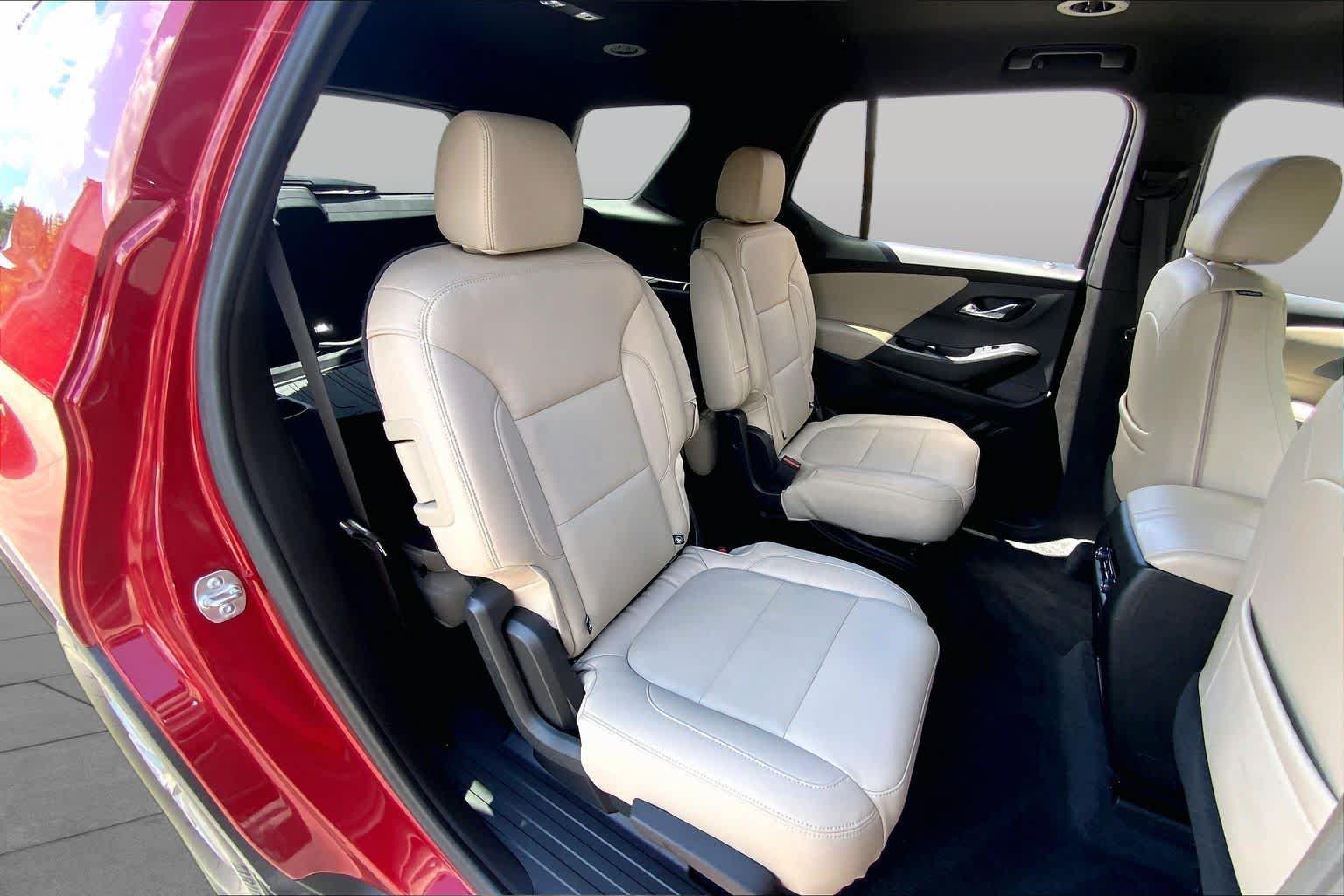 Used 2023 Chevrolet Traverse LT FWD image 20