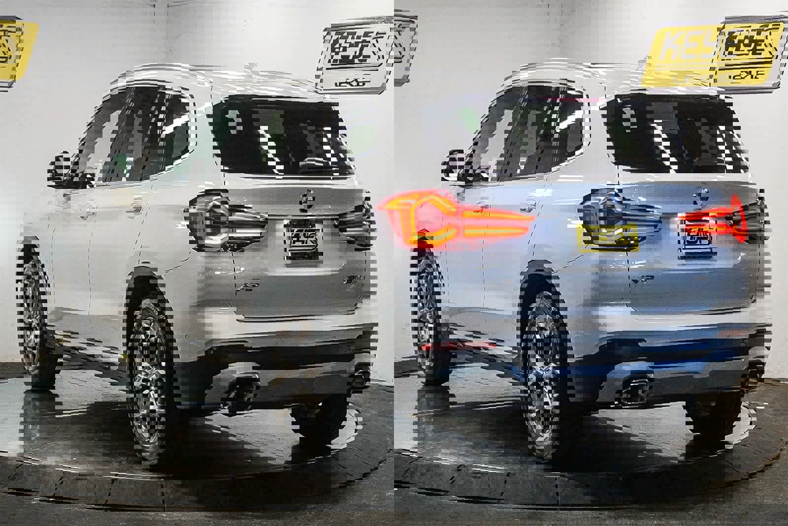 Used 2024 BMW X3 xDrive30i w/ Premium Package image 2