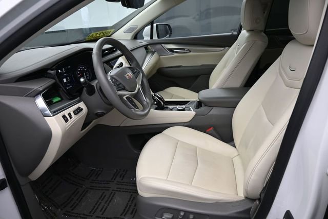 Used 2023 Cadillac XT5 Premium Luxury w/ Technology Package AWD/4WD image 15