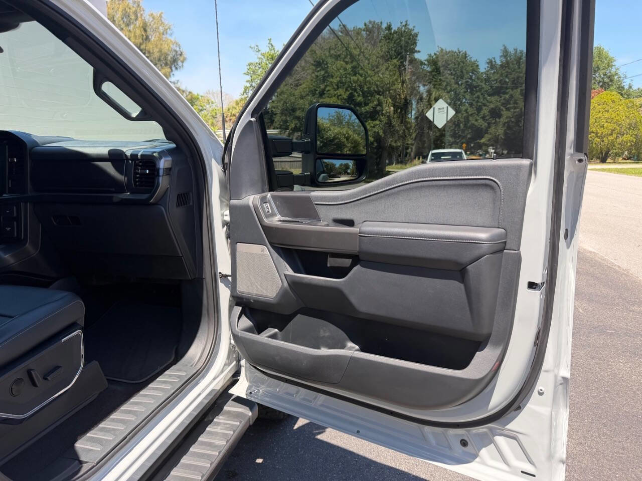 Used 2024 Ford F150 Lariat AWD/4WD image 45