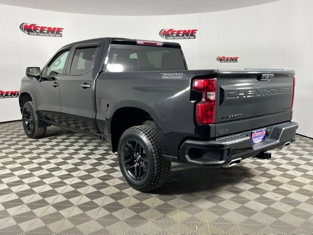 Used 2022 Chevrolet Silverado 1500 Custom Trail Boss w/ Midnight Edition AWD/4WD image 6