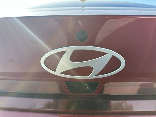 Used 2024 Hyundai Elantra SEL image 12