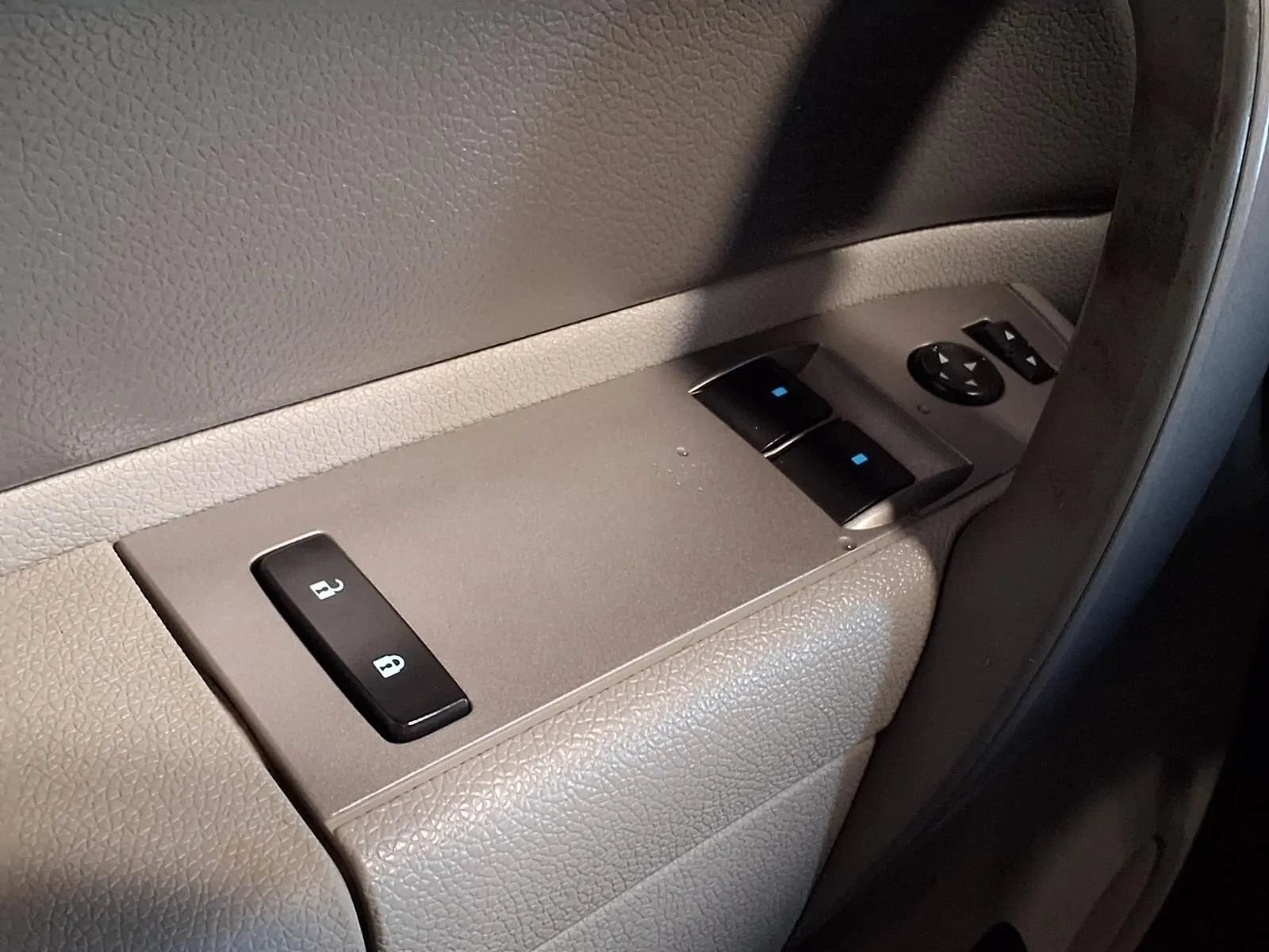 Used 2010 Chevrolet Silverado 3500 W/T AWD/4WD image 13