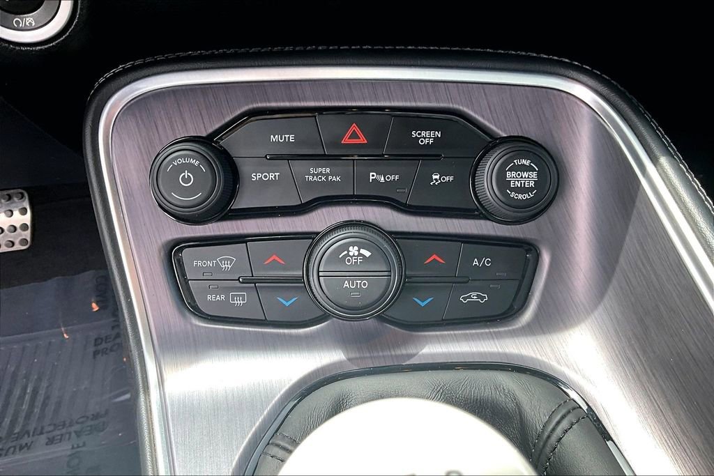 Used 2017 Dodge Challenger R/T Scat Pack RWD image 40