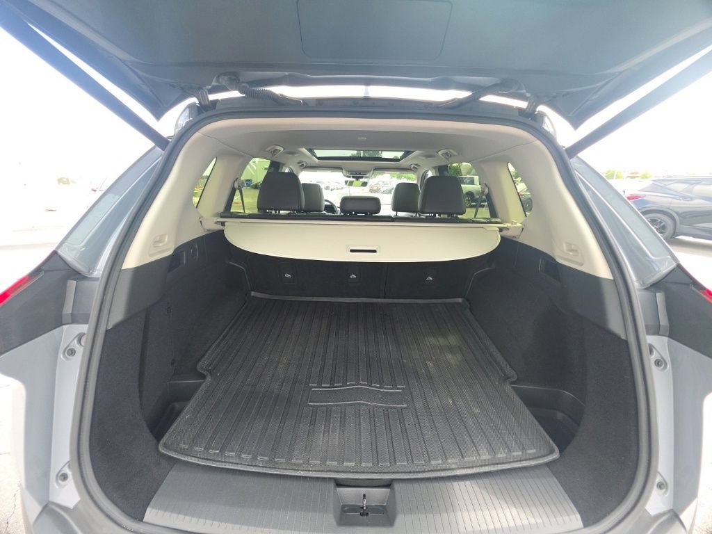 Used 2023 Nissan Rogue Platinum w/ Platinum Premium Package AWD/4WD image 29