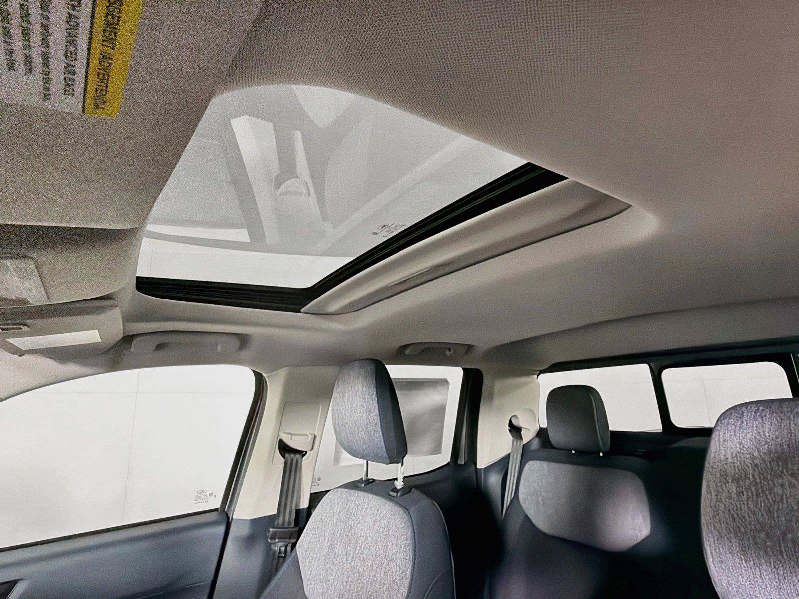 New 2026 Ford Maverick XLT w/ XLT Luxury Package FWD image 5