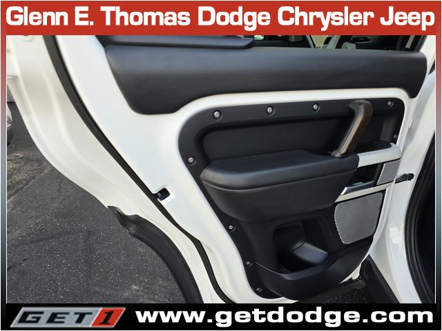 Used 2024 Land Rover Defender 130 X-Dynamic SE image 27