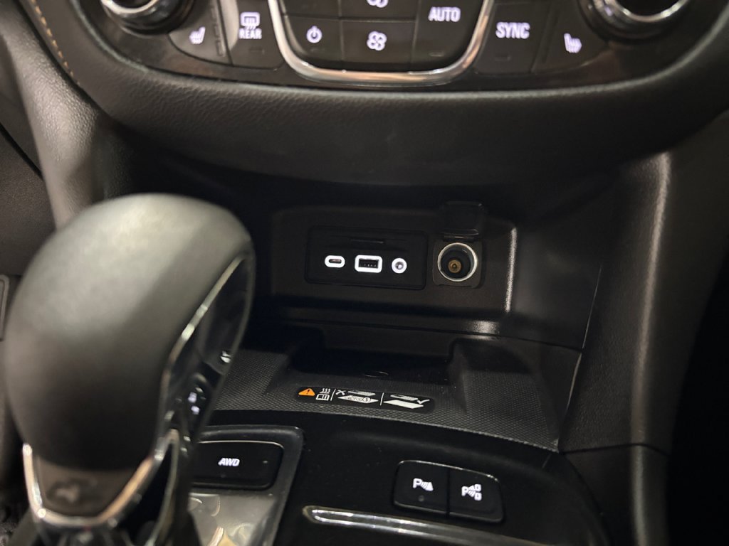 Used 2022 Chevrolet Equinox Premier AWD/4WD image 34