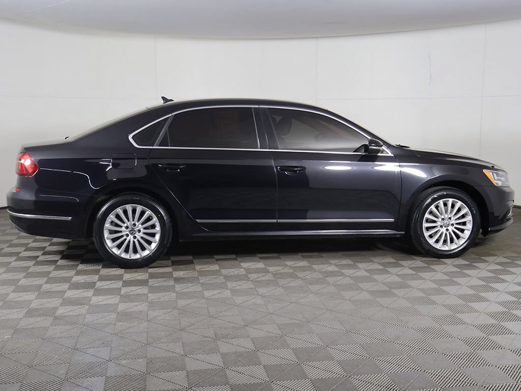 Used 2017 Volkswagen Passat 1.8T SE FWD image 15